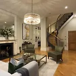 Exceptional Three-Bedroom Apartment With Three En-Suite Bathrooms