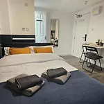 Beautiful Studios - Chapel Market