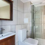 Spacious & Modern By Wembley