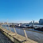 Luxury Apartment-Business-Relocation-Canary Wharf