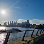 Luxury Apartment-Business-Relocation-Canary Wharf