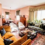 Elegant Central London Flat With Stylish Decor