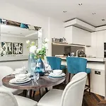 Modern Designer Central Leicester Square And Covent Garden Sleeps 6