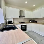 Baker Street Station 2 Bed Apartment