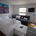 Lovely New Studio Flat - 24C