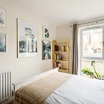 Bright Flat In Historic Whitechapel