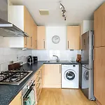 Bright Flat In Historic Whitechapel