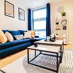 Premium Canary Wharf Flat - Long Stay Offer