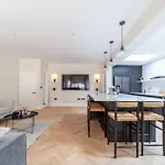 Stunning Rooms Available In Luxury House