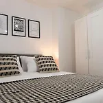 Smart Modern, Split Level Flat, Free Parking