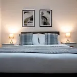 Smart Modern, Split Level Flat, Free Parking