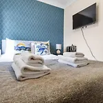The Roundway Styles & Cosy Private Room In London