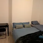 3 Bedroom London With Garden Near Tube Station