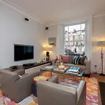 Veeve - Chelsea Square Serenity