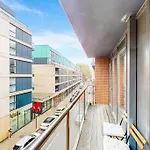 Stylish 3 Bedroom Apartment In The Heart Of Clerkenwell