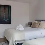 Huge Apartment On Oxford Street- Central London