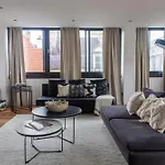 Huge Apartment On Oxford Street- Central London