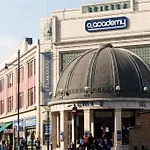 Lovely 1Br With Balcony & Stunning Views In Brixton