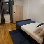 Lovely 2 Bedroom River View Apartment