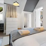 Putney Thames Garden Flat