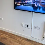 Lovely 2 Bedroom River View Apartment