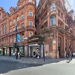 Sleep 6 Flat At Iconic Piccadilly Circus Vr6