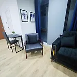 Gdy1 - The Green Dragon Apartment
