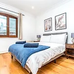 Lovely 2 Bedroom By The Docks