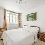 Lovely Notting Hill Apartment