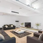 Luxurious Flat For 8