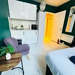 Private Studio Flat In City 1190
