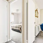 Cs Apartments Oxford Street