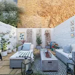 Stylish Hideaway With Oasis Garden