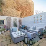 Stylish Hideaway With Oasis Garden