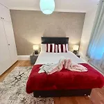 Beautiful Family Apartment Near Park Lane