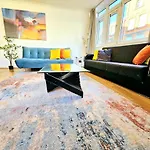 Bright & Spacious Home In Building With Lift, Right Next To Bayswater Station - Walk To Kensington Palace, Hyde Park, Little Venice & Notting Hill