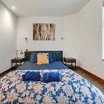 Finest Retreats - Kensington Residence