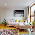 Modern Apartment Near Regents Park