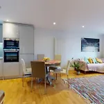 Modern Apartment Near Regents Park