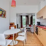 Bright Two Bedroom Apartment Near Vibrant Camden Town