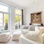 Elegant 3 Bed Apartment In Earl\'S Court