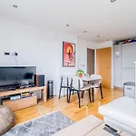 Modern Bermondsey Apartment