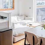 Modern Bermondsey Apartment