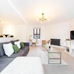 Stylish 1 Bedroom Retreat In North London
