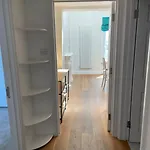 2 Bedroom Flat In Chelsea