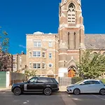 Gorgeous Design 2 Bed Flat Barons Court Sleeps Six