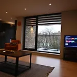 Elegant 2-Bed Apartment In The Heart Of London
