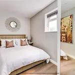 13A Rostrevor Mews Sw6 8Bz