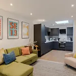 Cityscape Penthouse Ladywell