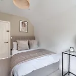 Stunning Rooms Available In Luxury House
